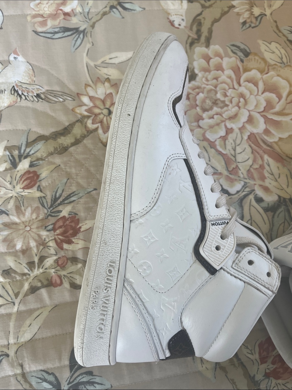 Louis Vuitton Stadium Mid Top Sneakers - Picture 9 of 17